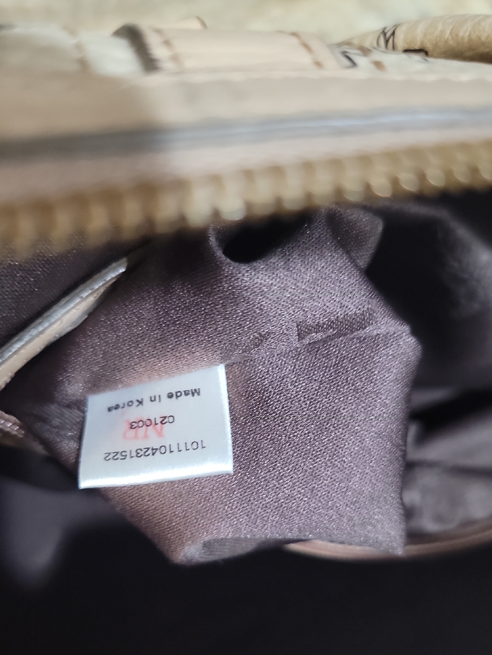 MCM EUC Visetos Buckled Boston Bag like new - Picture 14 of 14